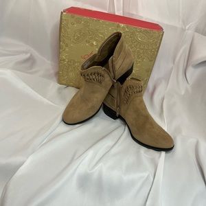 American Rag Audra Ankle Booties, BRAND NEW, NEVER WORN SZ 8M